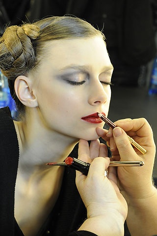 Backstage Armani Fall 09