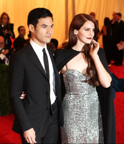 met-gala-2012-tachman-arrivals-3-004_201140702760.jpg_carousel_parties