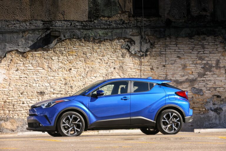 Stick Shift 2019 Toyota CHR XLE Premium Arizona Auto