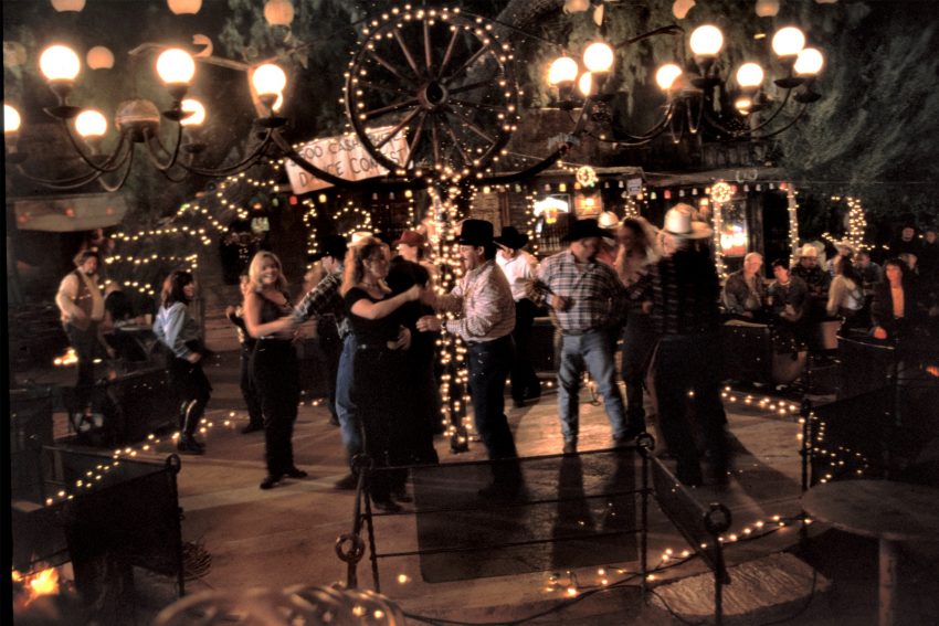 5 of the Best Country Bars in Phoenix