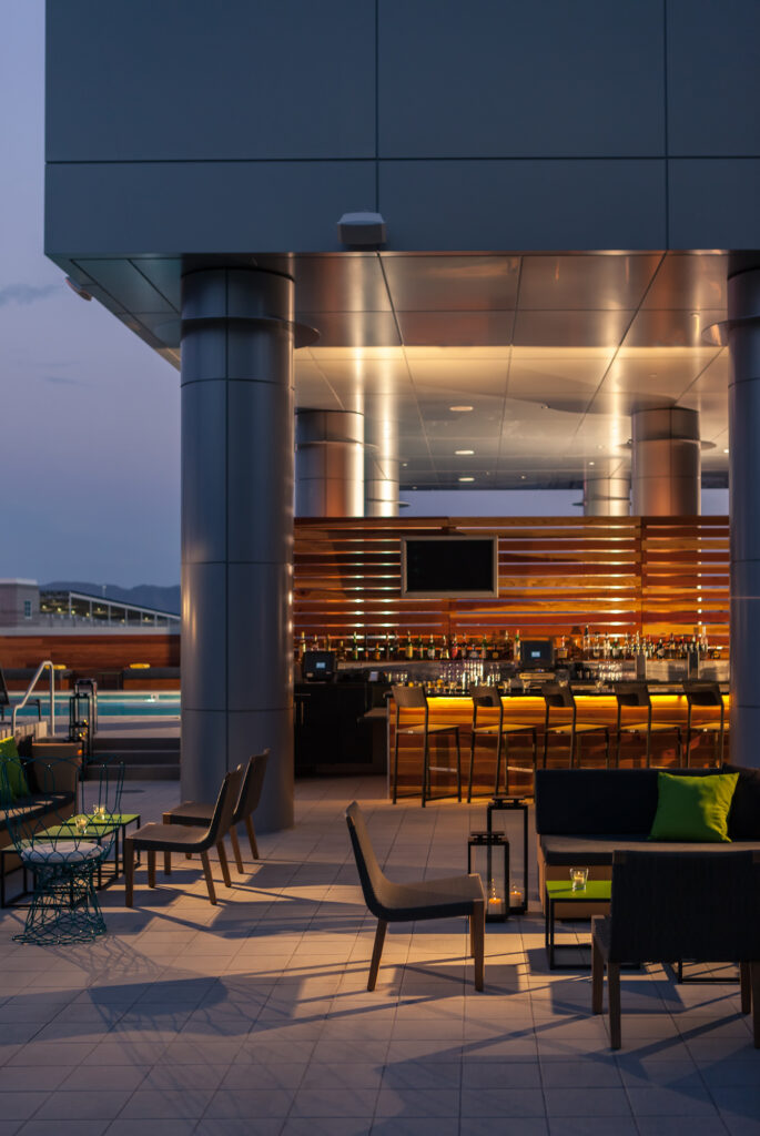 LUSTRE Rooftop Bar