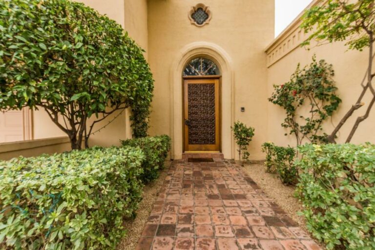 On the Market 879,900 McCormick Ranch Townhome in the Center of