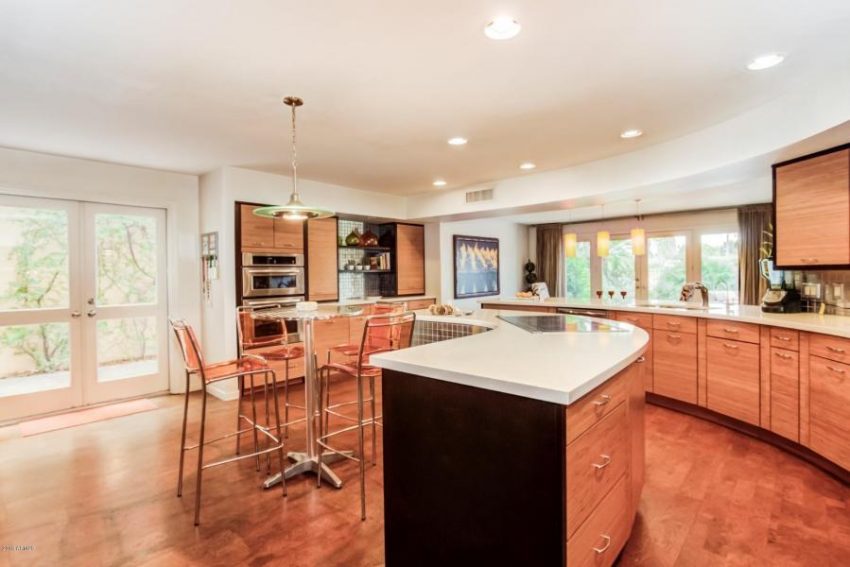 On the Market 879,900 McCormick Ranch Townhome in the Center of