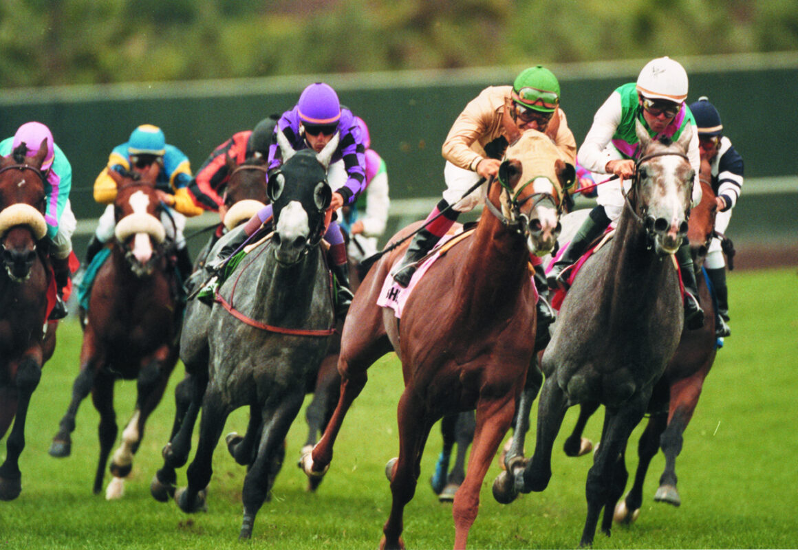 CA Resort Celebrates Summer Horse Racing With This Package