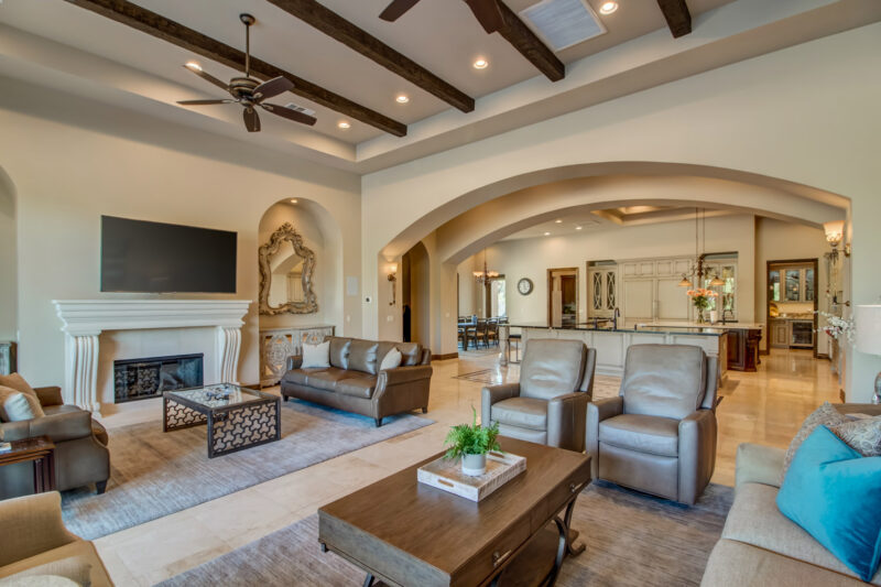 Luxury Rental Quartz Mountain Manor