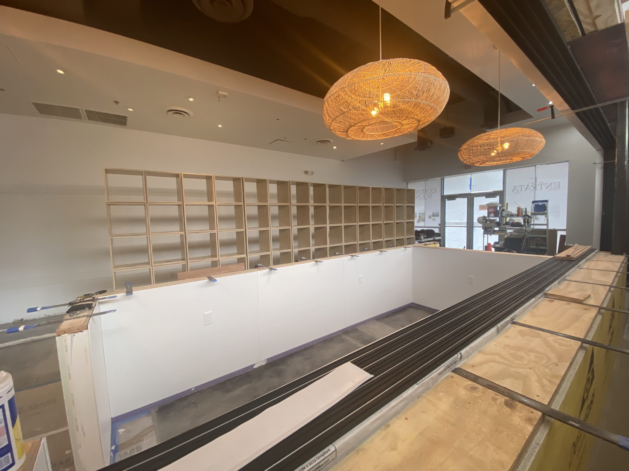 Newest Anthem Wine Bar, L' Entrata, is Offering Special Giveaways for October Grand Opening