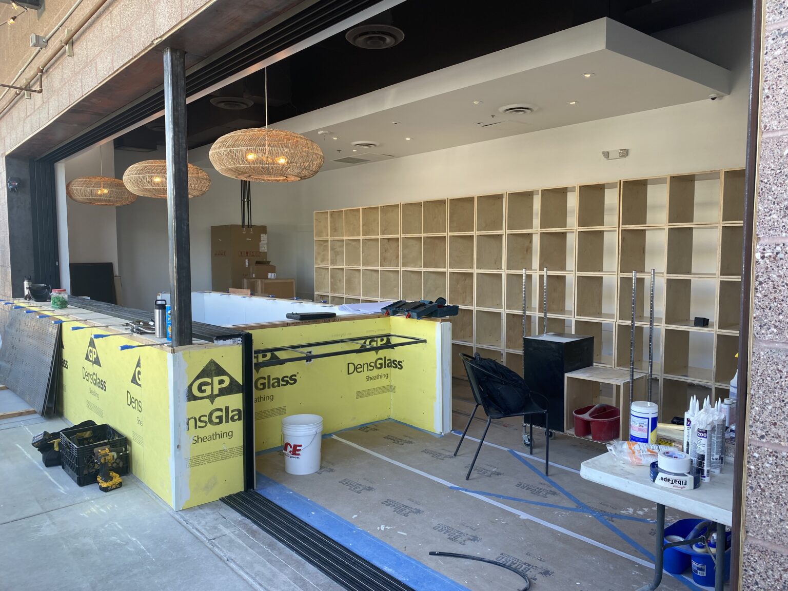 Newest Anthem Wine Bar, L' Entrata, is Offering Special Giveaways for October Grand Opening