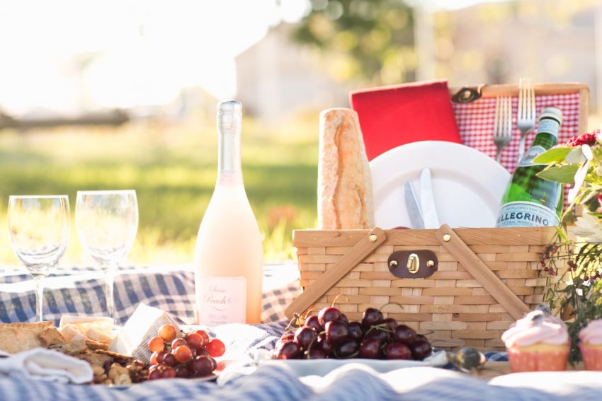 Pack A Picnic In Style with These Chic Ideas